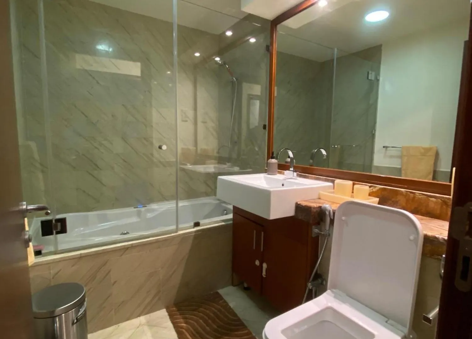 Exquisite 3 Bedroom Apartment With Marina View Dubai