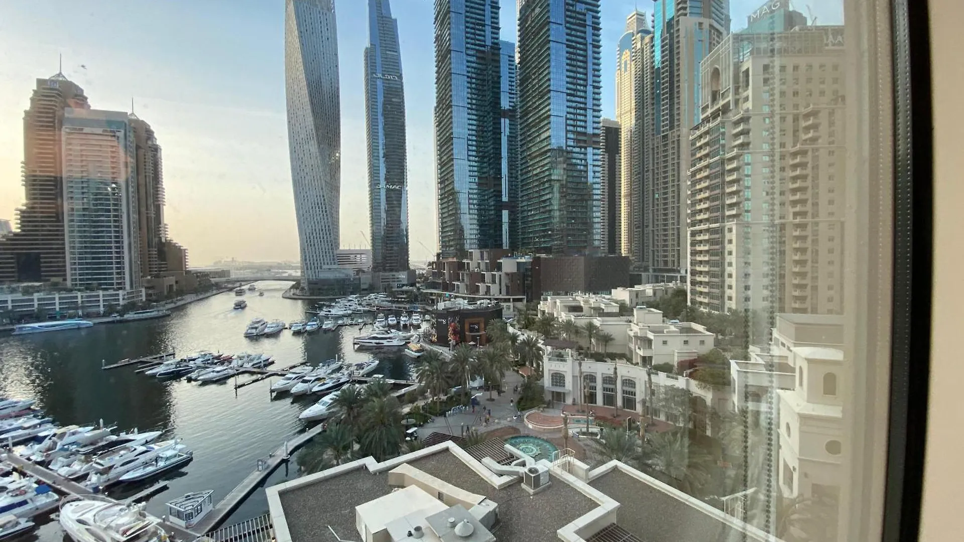 Exquisite 3 Bedroom Apartment With Marina View Dubai